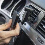 Peak Design Mobile Car Mount Vent Charging - Magnetyczny Uchwyt Samochodowy Do Telefonu Na Kratkę z Bezp. Ładowarką - Czarny